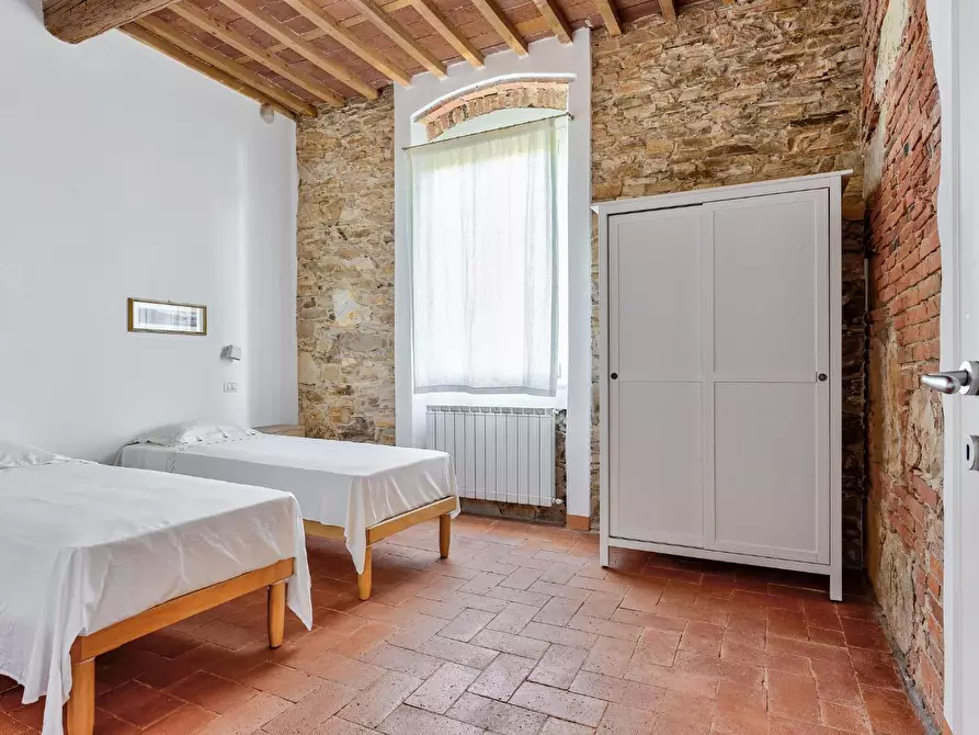 Immagine 16 di Villa in vendita  a Capannori
