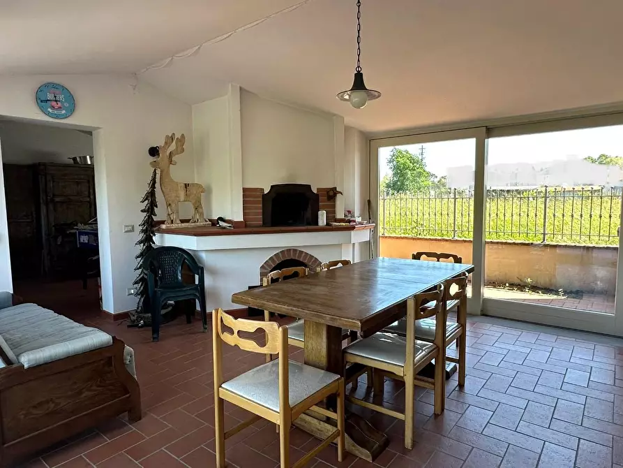 Immagine 9 di Rustico / casale in vendita  a Porcari