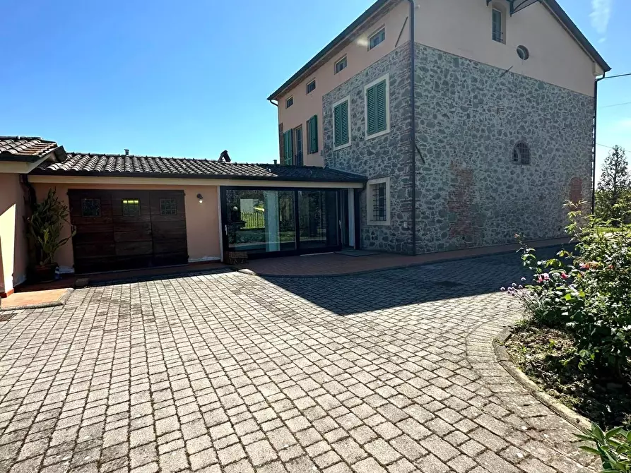 Immagine 5 di Rustico / casale in vendita  a Porcari