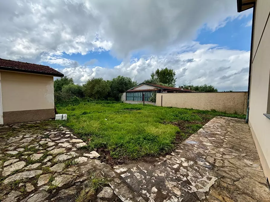Immagine 22 di Villa in vendita  a Capannori