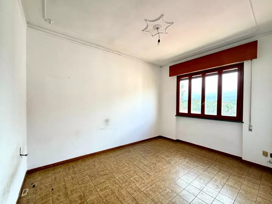 Immagine 16 di Villa in vendita  a Capannori