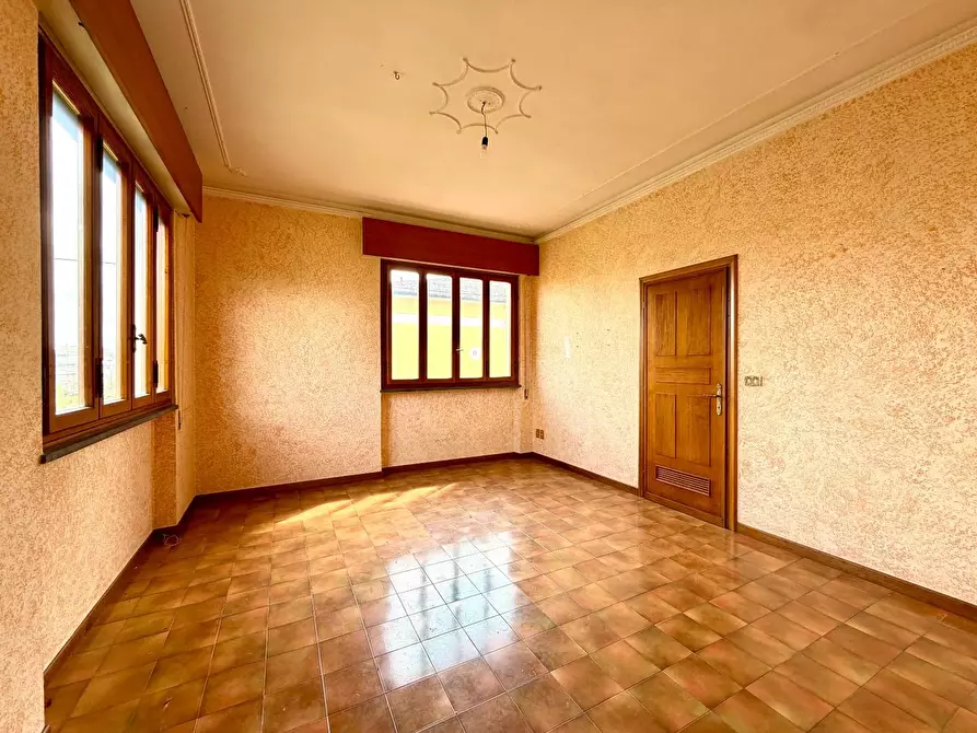 Immagine 7 di Villa in vendita  a Capannori