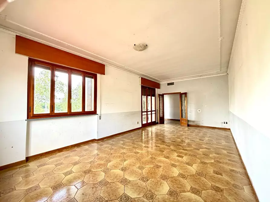 Immagine 6 di Villa in vendita  a Capannori