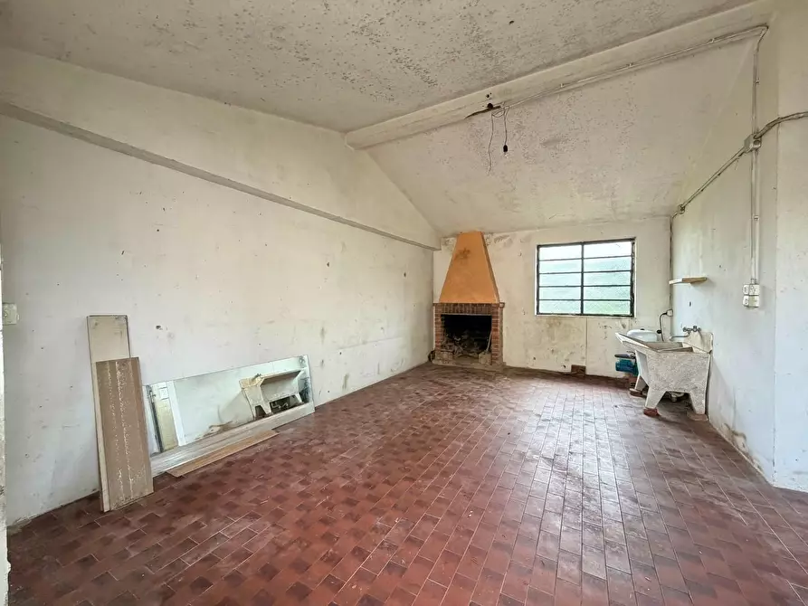 Immagine 23 di Villa in vendita  a Capannori