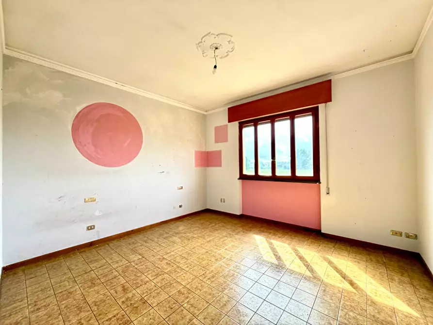 Immagine 14 di Villa in vendita  a Capannori