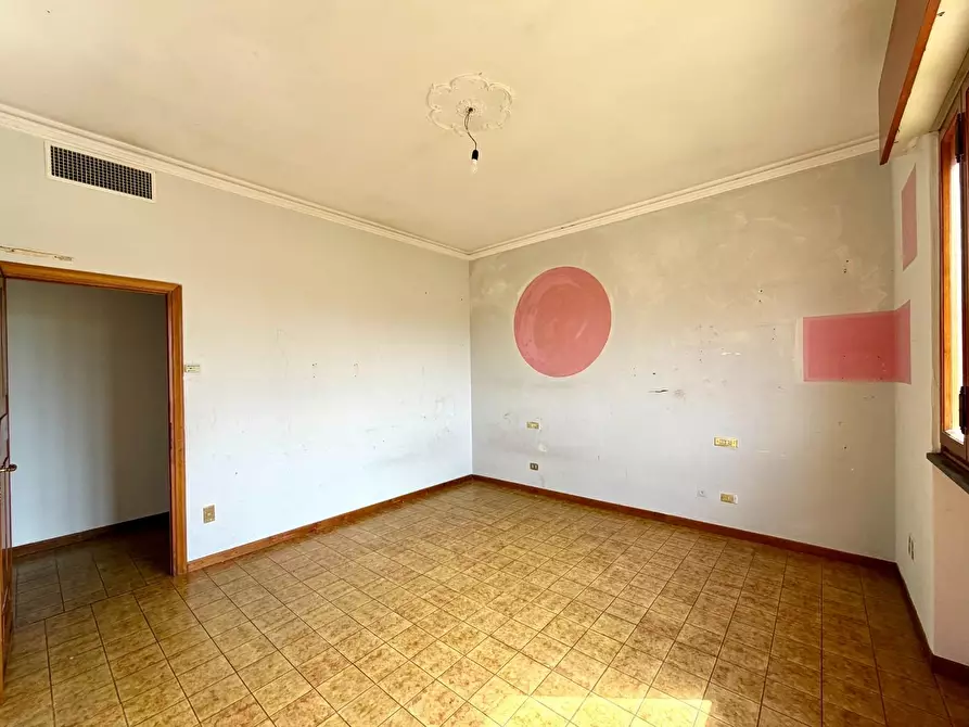 Immagine 15 di Villa in vendita  a Capannori