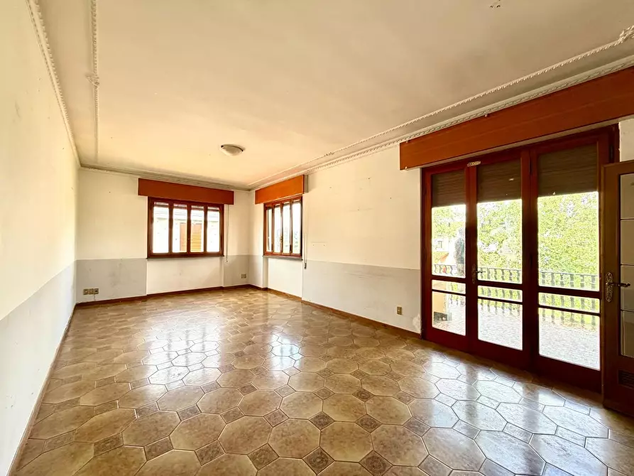 Immagine 5 di Villa in vendita  a Capannori