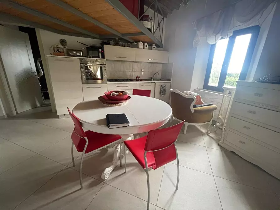 Immagine 1 di Appartamento in vendita  a Carrara