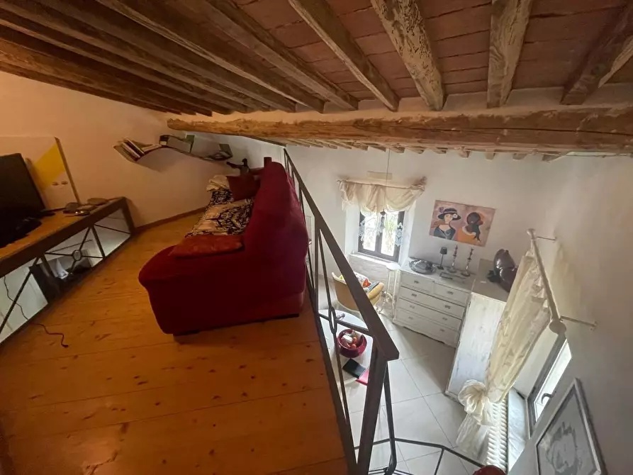 Immagine 2 di Appartamento in vendita  a Carrara