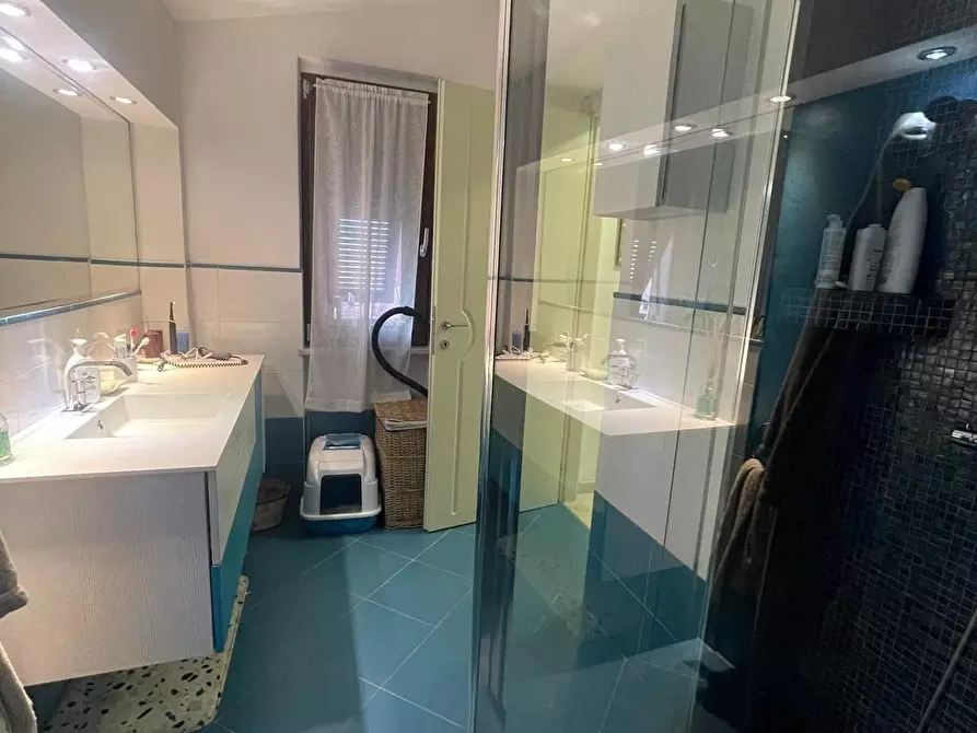 Immagine 11 di Appartamento in vendita  a Carrara