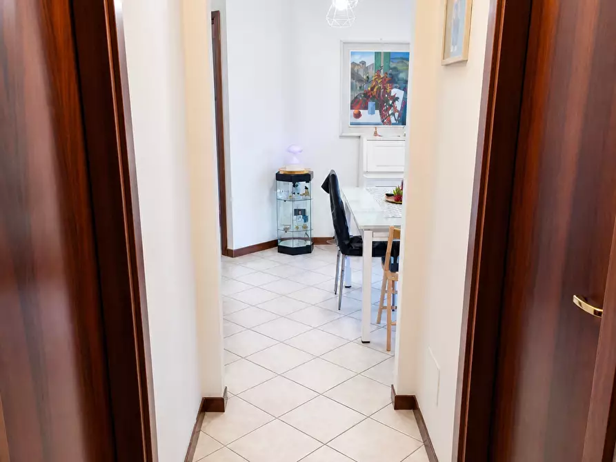 Immagine 9 di Appartamento in vendita  a Carrara