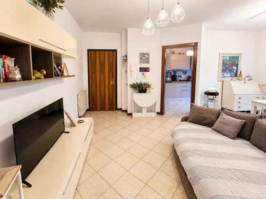 Immagine 5 di Appartamento in vendita  a Carrara