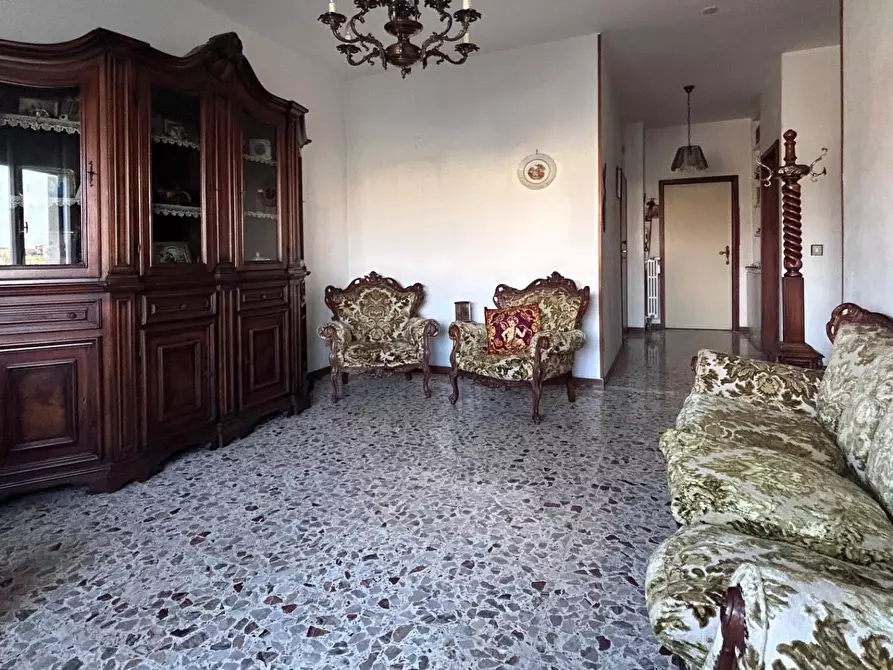 Immagine 5 di Appartamento in vendita  a Livorno