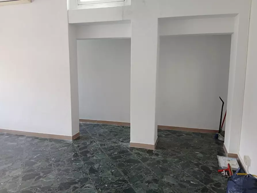 Immagine 6 di Ufficio in affitto  a Massa