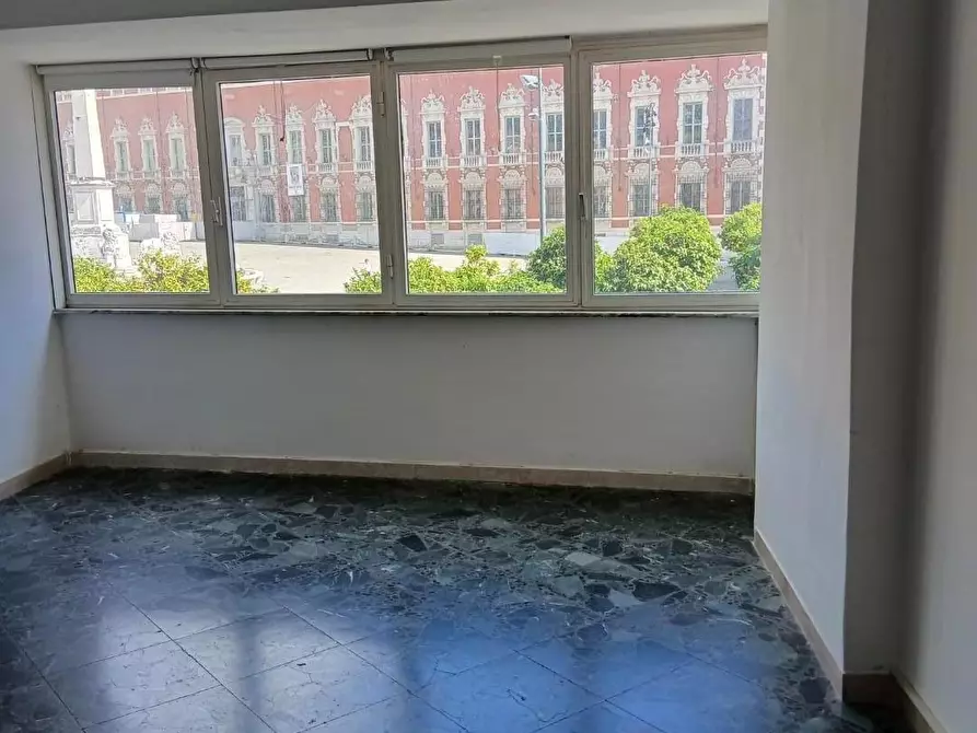 Immagine 8 di Ufficio in affitto  a Massa