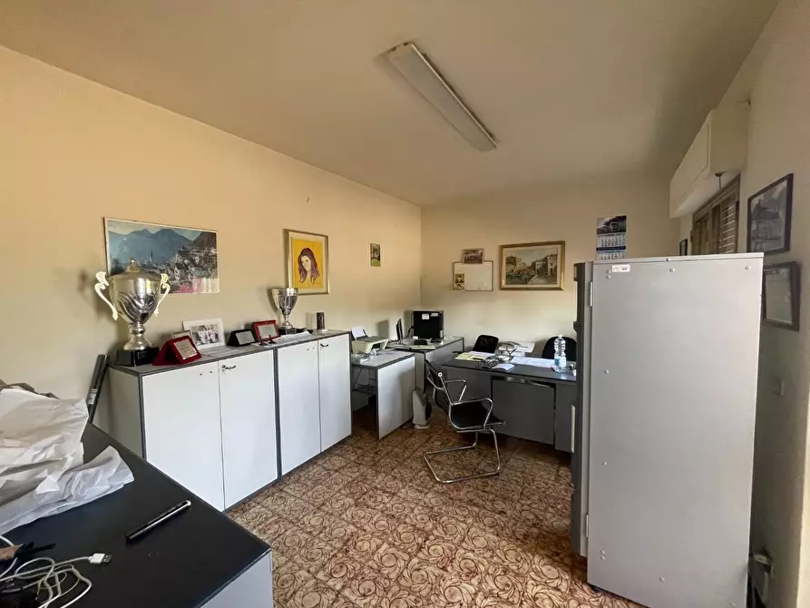 Immagine 10 di Attività artigianale in vendita  a Capannori