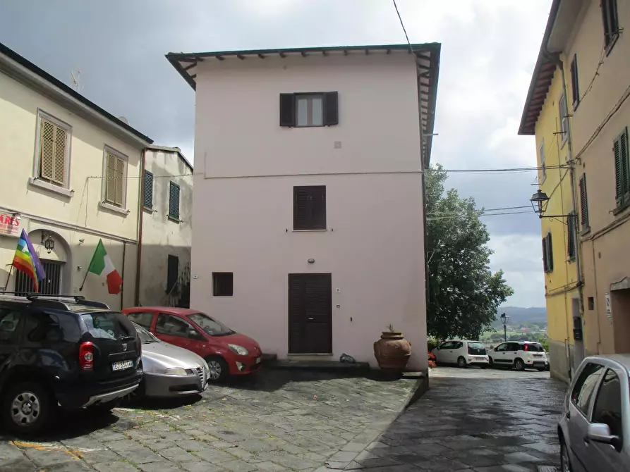 Immagine 1 di Appartamento in vendita  a Santa Maria A Monte