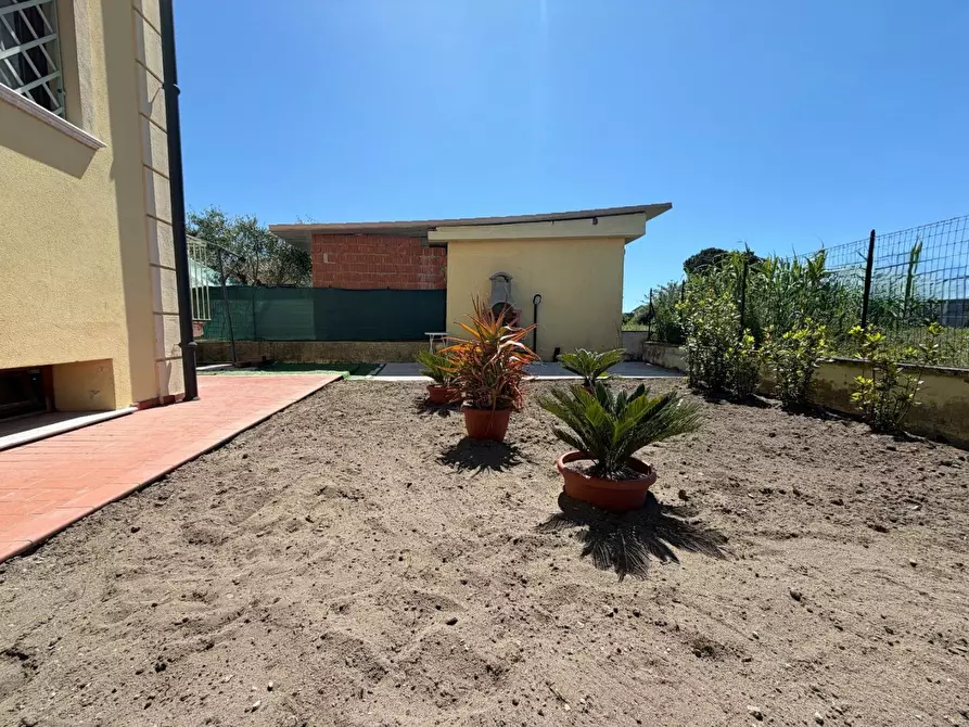 Immagine 28 di Villetta a schiera in vendita  a Massa