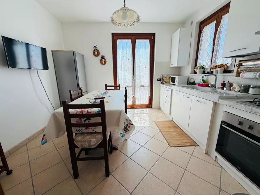 Immagine 5 di Villetta a schiera in vendita  a Massa