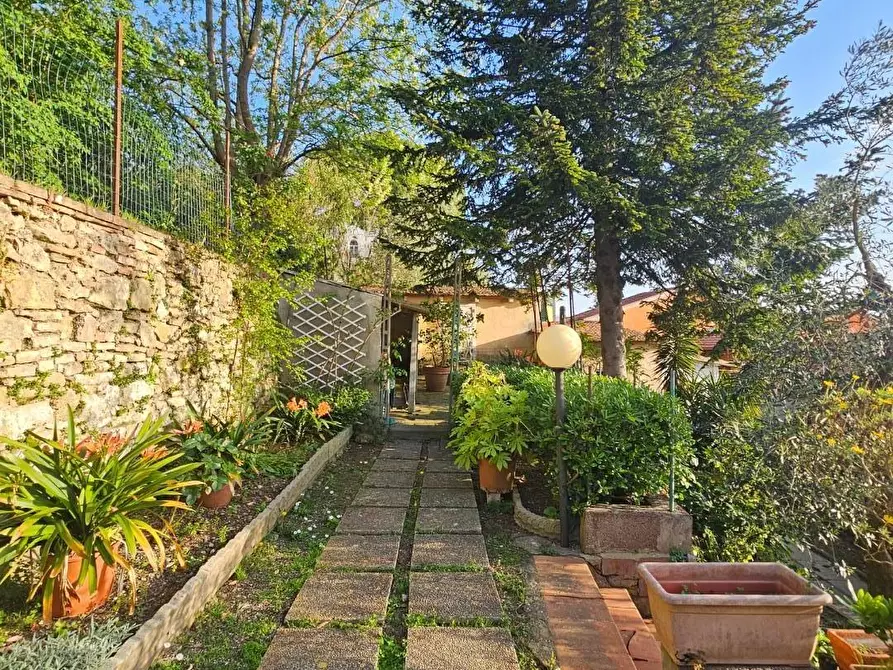 Immagine 36 di Porzione di casa in vendita  a Collesalvetti