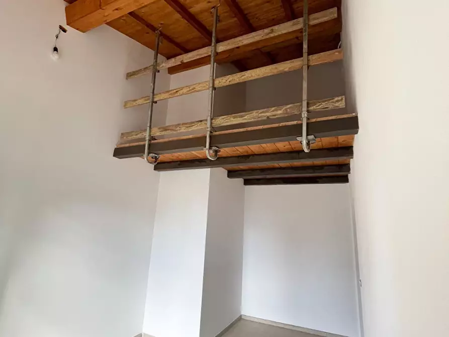 Immagine 6 di Appartamento in vendita  a Livorno