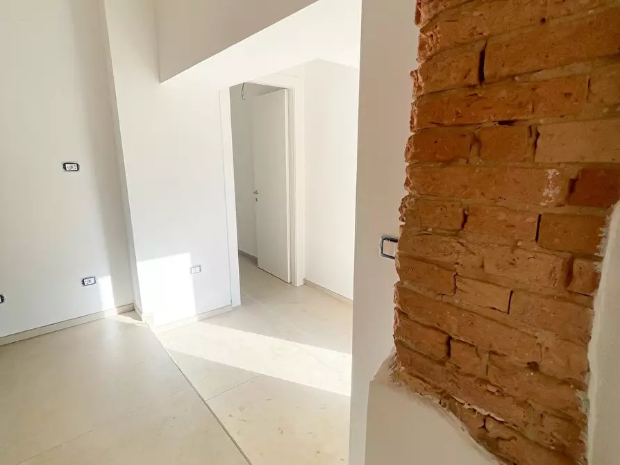 Immagine 9 di Appartamento in vendita  a Livorno