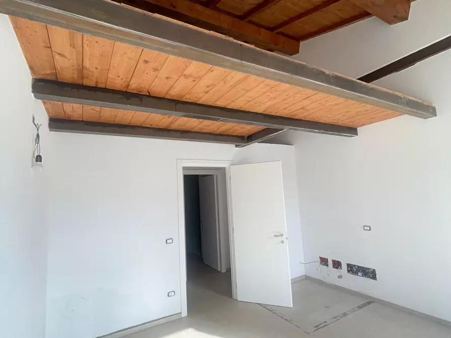 Immagine 21 di Appartamento in vendita  a Livorno