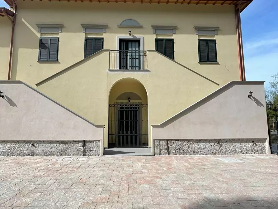 Immagine 30 di Appartamento in vendita  a Livorno