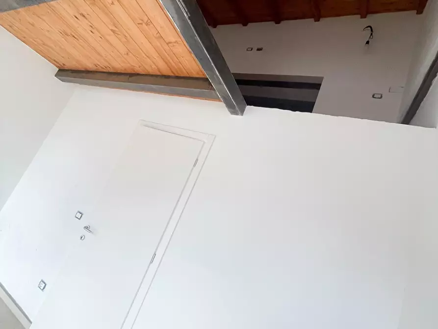 Immagine 23 di Appartamento in vendita  a Livorno