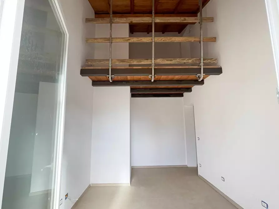 Immagine 28 di Appartamento in vendita  a Livorno
