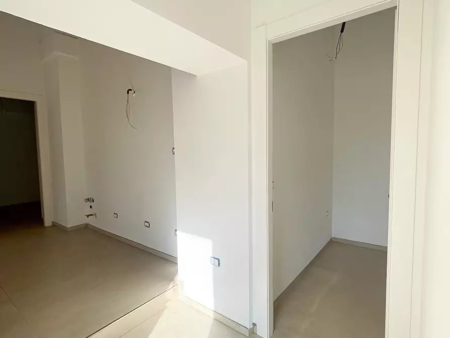 Immagine 10 di Appartamento in vendita  a Livorno