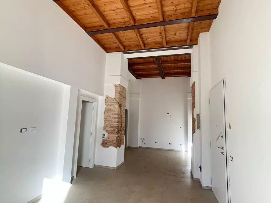 Immagine 2 di Appartamento in vendita  a Livorno