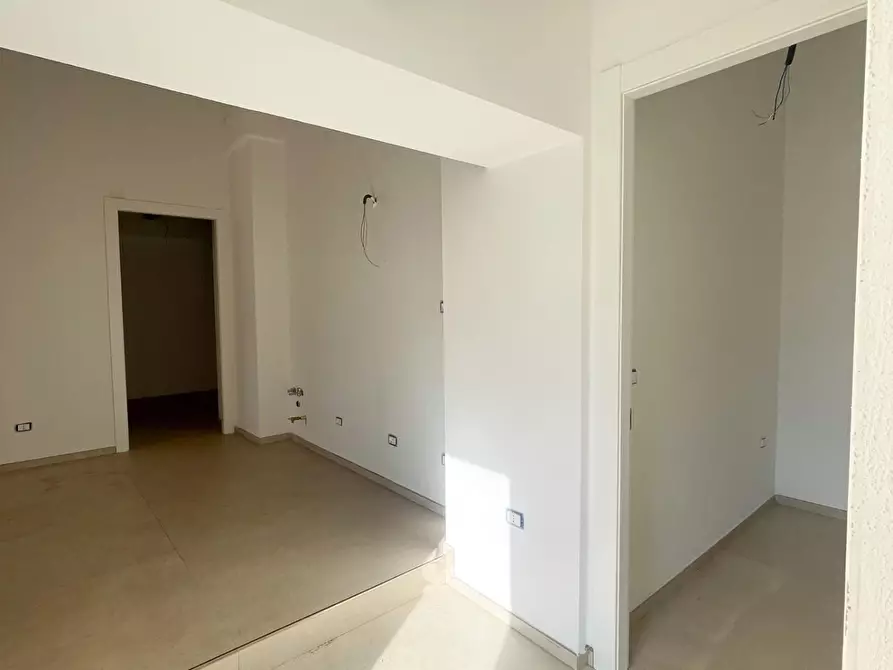 Immagine 11 di Appartamento in vendita  a Livorno