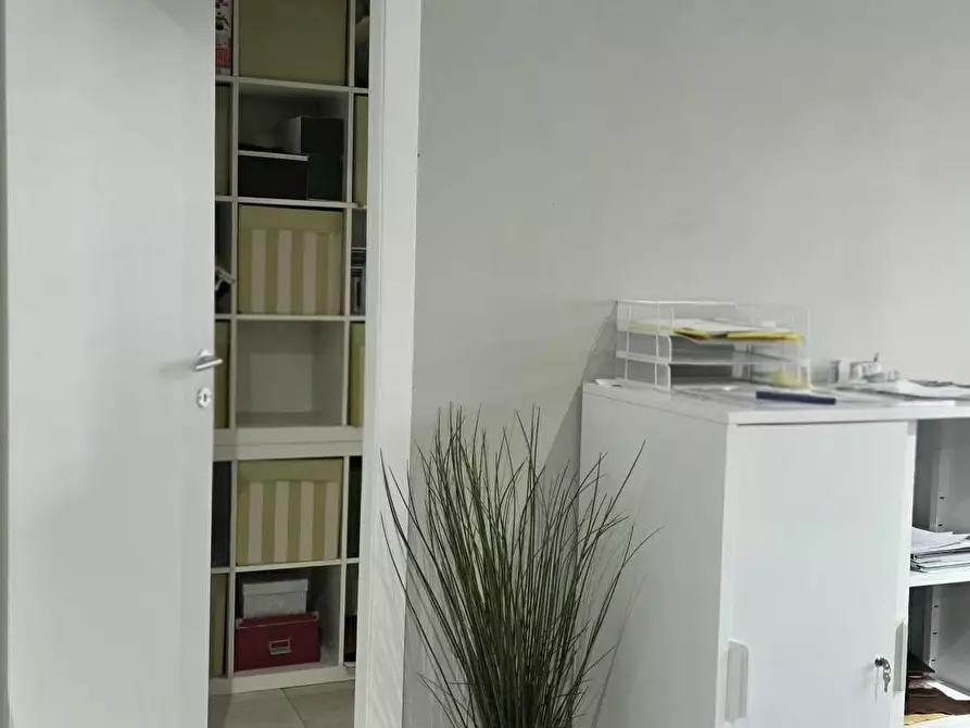 Immagine 15 di Locale commerciale in vendita  a Santa Croce Sull'arno