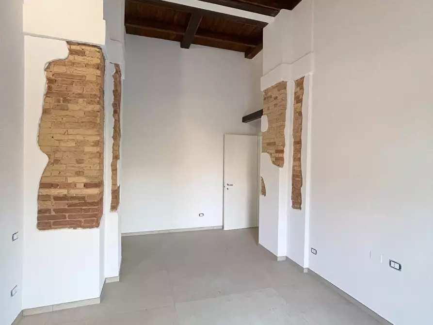 Immagine 22 di Appartamento in vendita  a Livorno