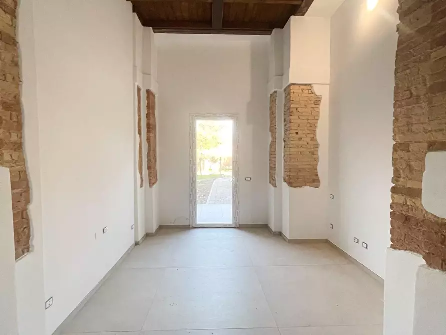 Immagine 19 di Appartamento in vendita  a Livorno