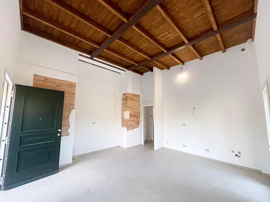 Immagine 11 di Appartamento in vendita  a Livorno