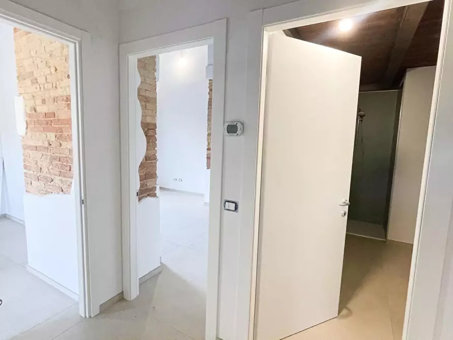 Immagine 9 di Appartamento in vendita  a Livorno