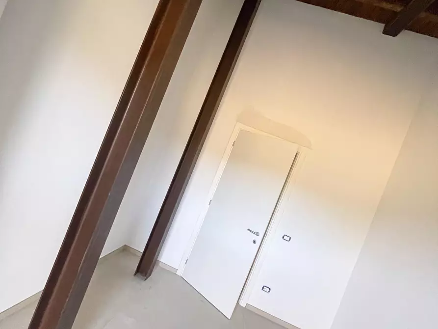 Immagine 5 di Appartamento in vendita  a Livorno