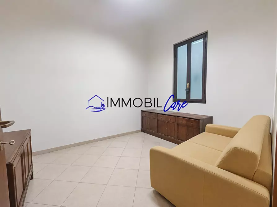 Immagine 1 di Ufficio in affitto  a Livorno