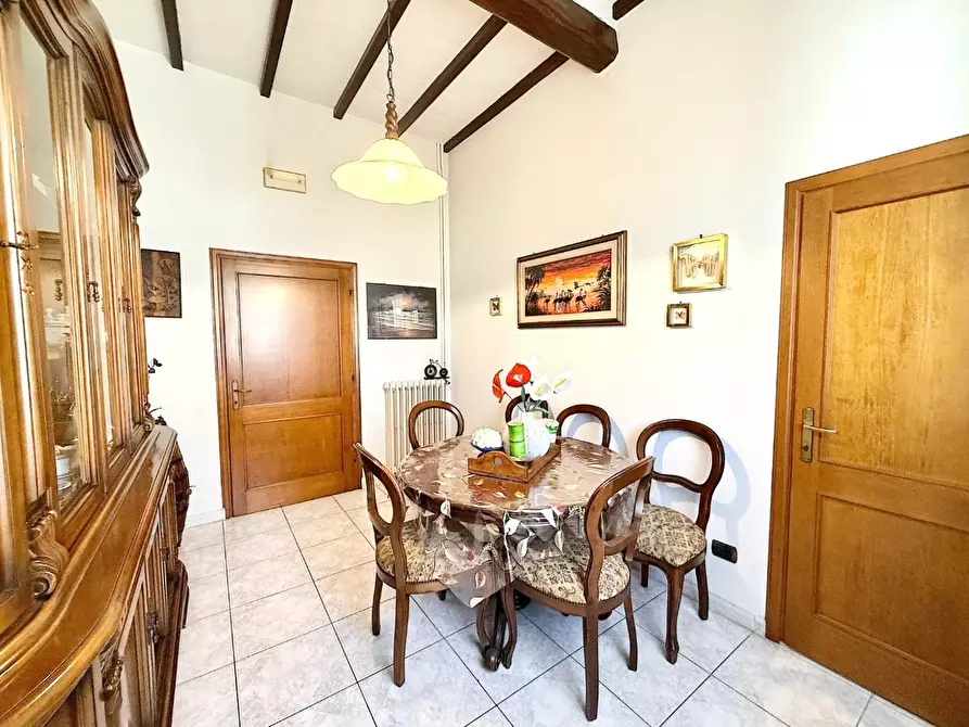Immagine 5 di Appartamento in vendita  a Capraia E Limite