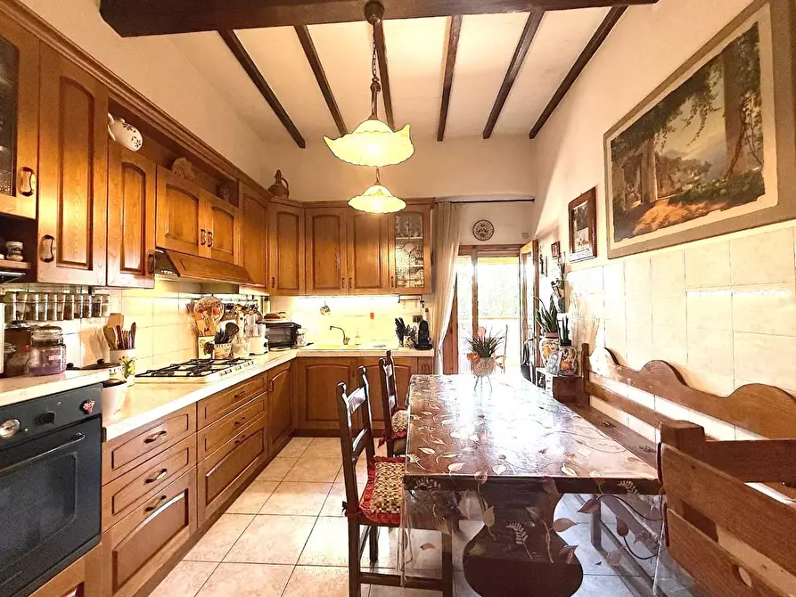 Immagine 11 di Appartamento in vendita  a Capraia E Limite