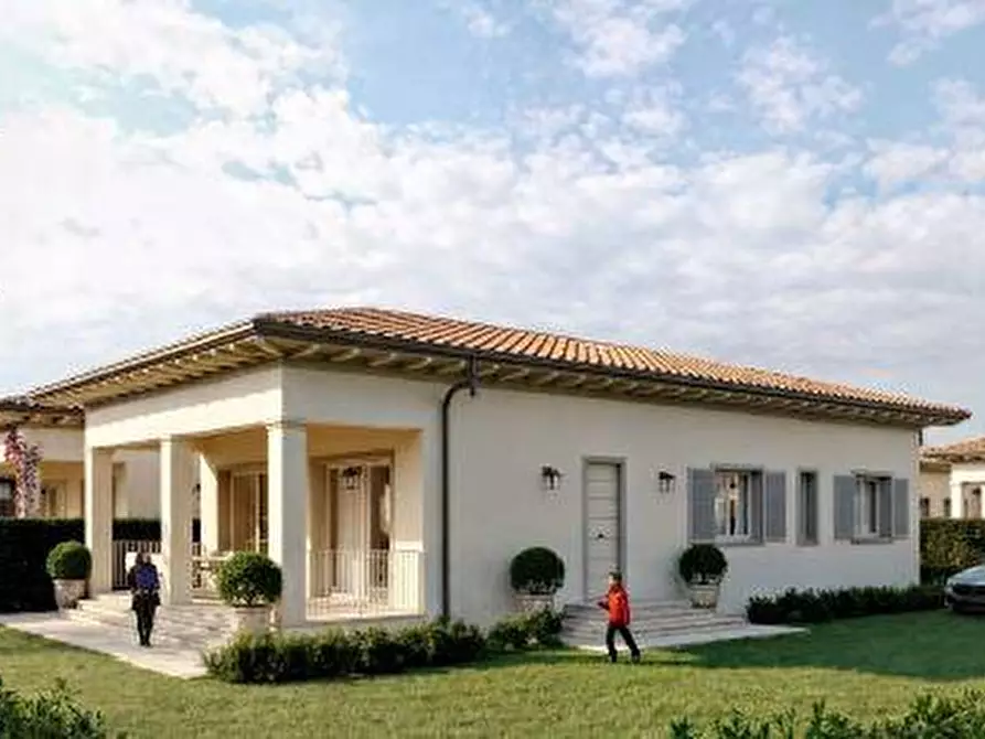 Immagine 16 di Villa in vendita  a Pietrasanta