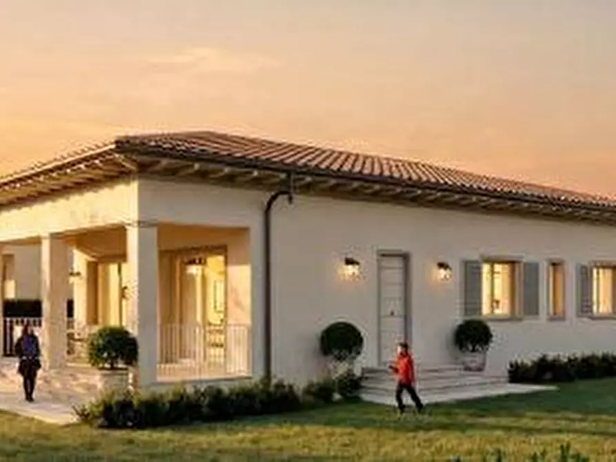 Immagine 17 di Villa in vendita  a Pietrasanta