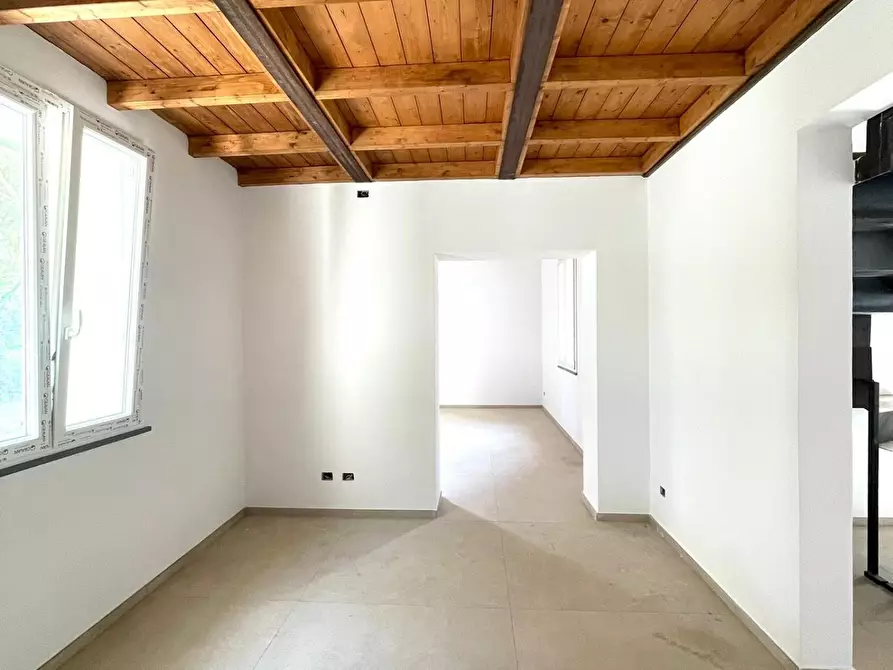 Immagine 5 di Appartamento in vendita  a Livorno