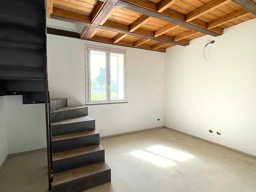 Immagine 10 di Appartamento in vendita  a Livorno