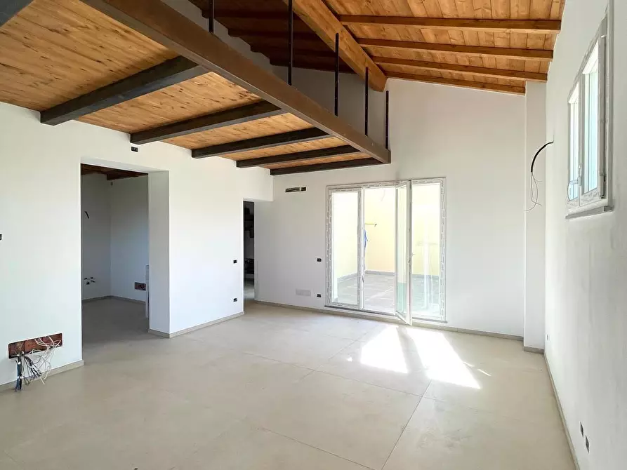 Immagine 11 di Appartamento in vendita  a Livorno