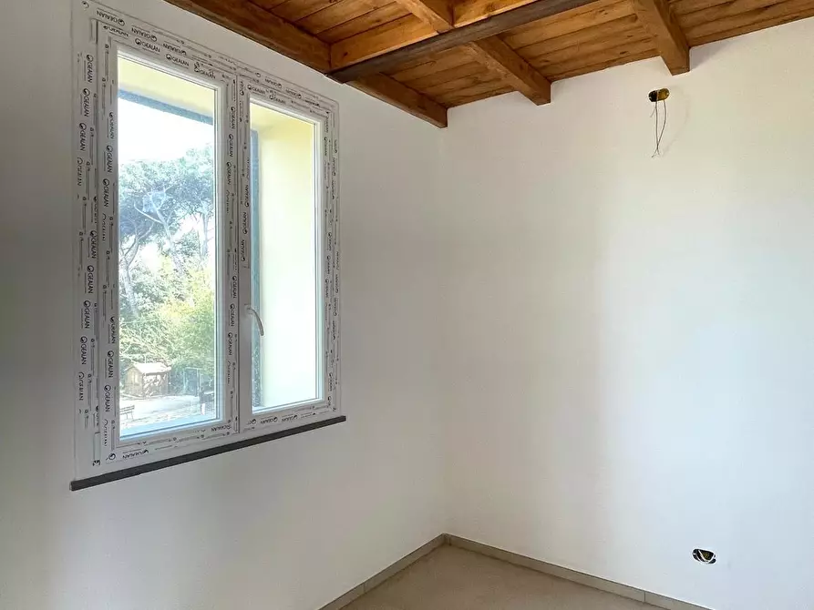Immagine 13 di Appartamento in vendita  a Livorno