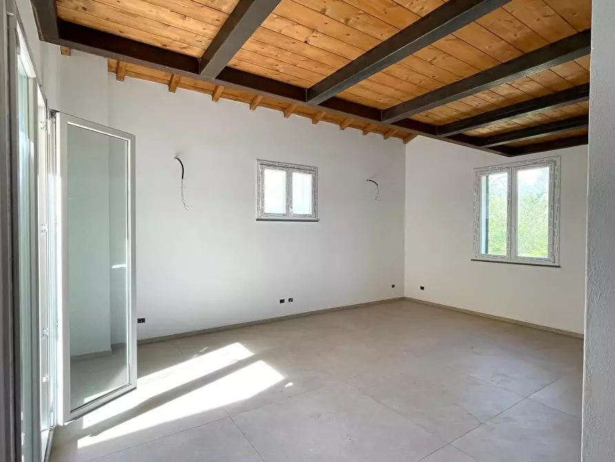 Immagine 10 di Appartamento in vendita  a Livorno