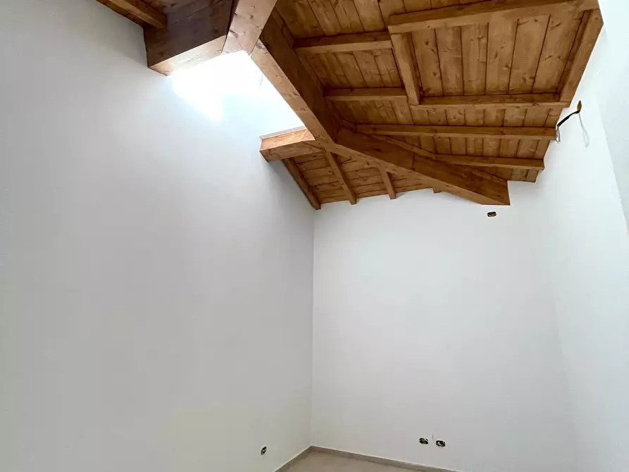 Immagine 18 di Appartamento in vendita  a Livorno